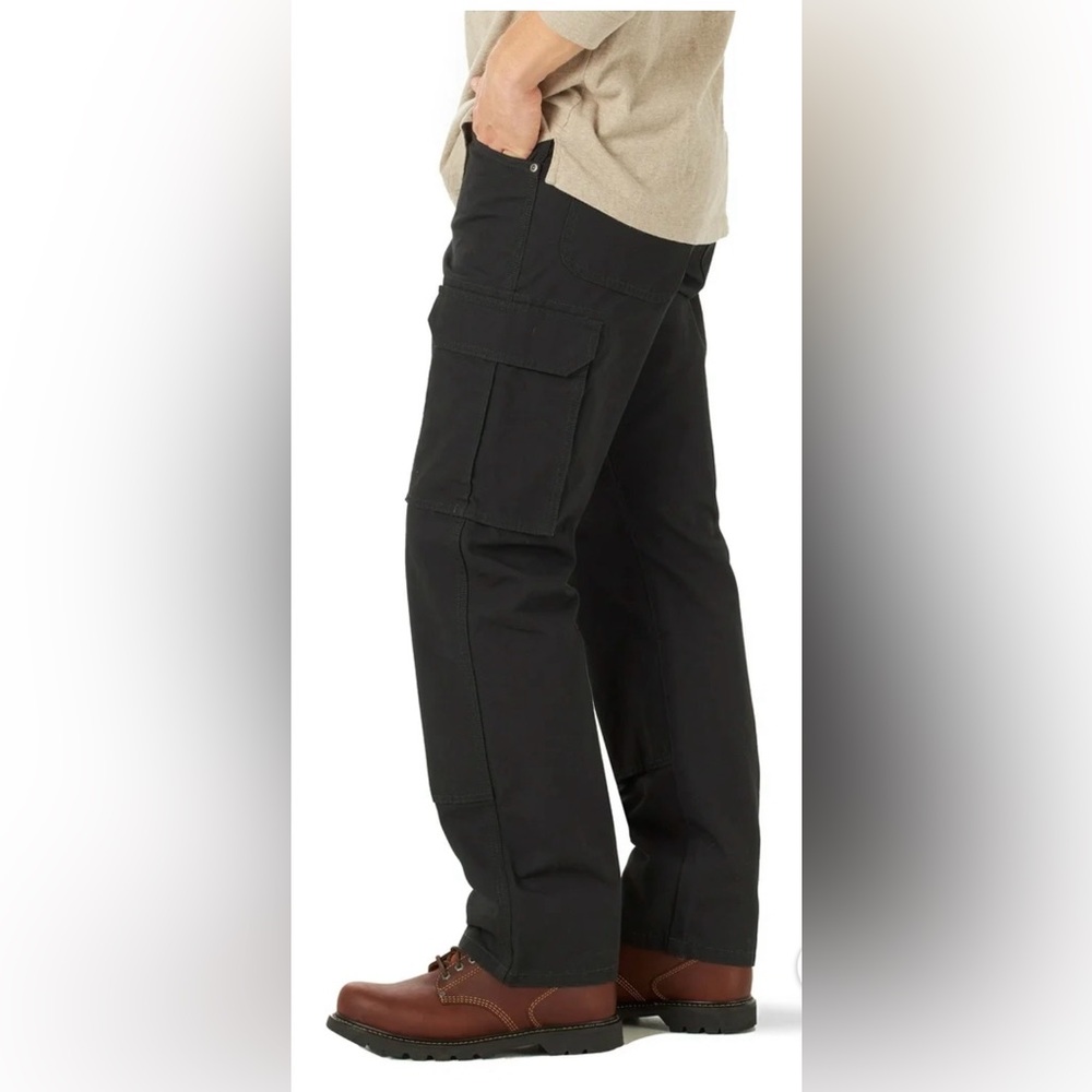 Wrangler Workwear Men's Black 6 Lg. Pocket Cargo Pants